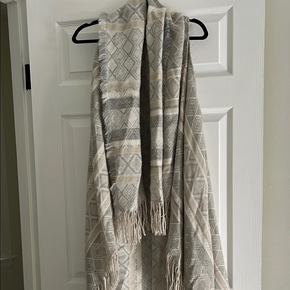 Francesca's Collections Gray and Cream Knit vest